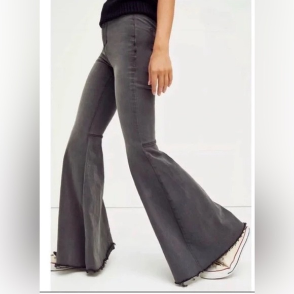 Free People | Just Float On Bell Bottom Flare Jeans Washed Black Gray Raw Hem 26 - Picture 2 of 9